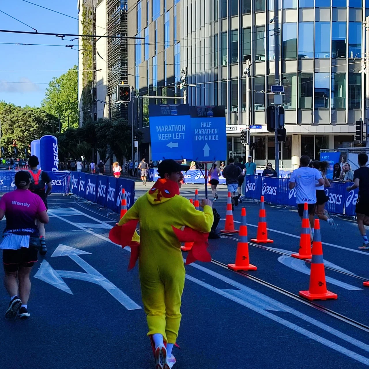 auckland-marathon-2025-gallery-rooster-running.png